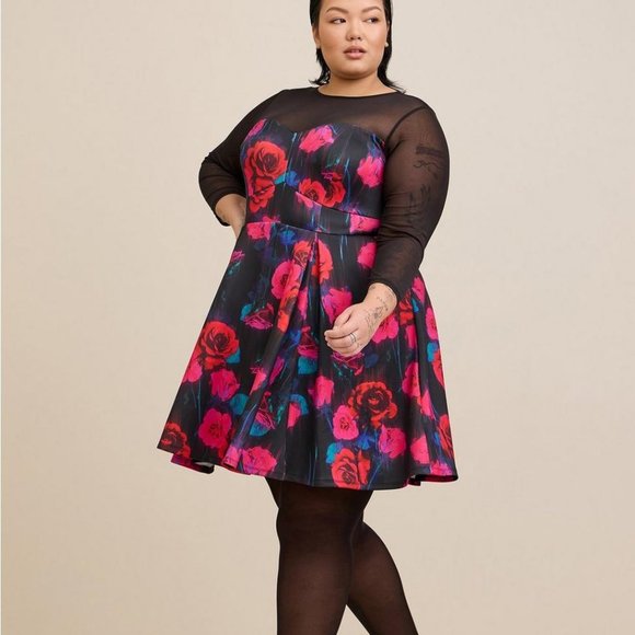 torrid Dresses & Skirts - ❤NWT TORRID DRESS - MESH ILLUSION MINI - SCUBA FLORAL PRINT - LACED BACK POCKETS
